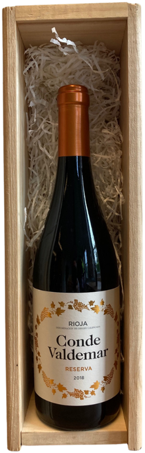 Fles wijn in houten kist